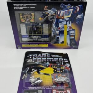 IMG_4366 (1) HASBRO TRANSFORMERS WALMART EXCLUSIVE REISSUE SOUNDWAVE 2018 SET