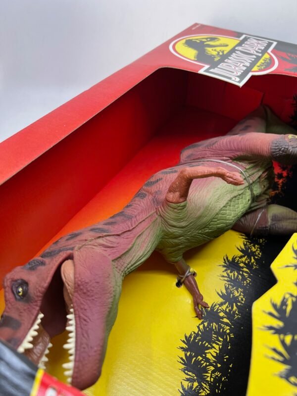 IMG_4740 (2) KENNER JURASSIC PARK 1993 TYRANNOSAURUS REX T REX action figure new in package.The best condition you'll find on the market today!